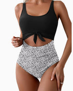 Black and black dots / M