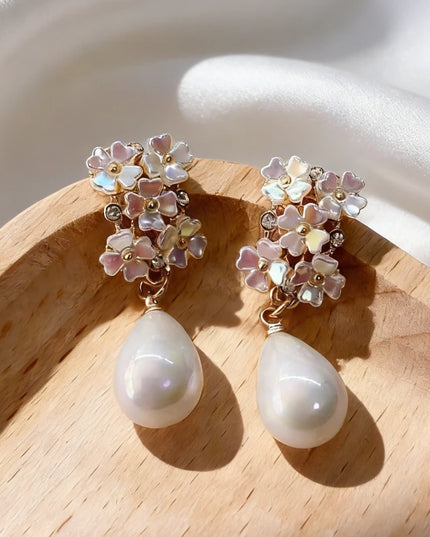 No Piercing Ear Clips Women - Retro French White Petal Flower Teardrop Pearl Clip on Earrings Elegant Gentle Daily Party Jewelry