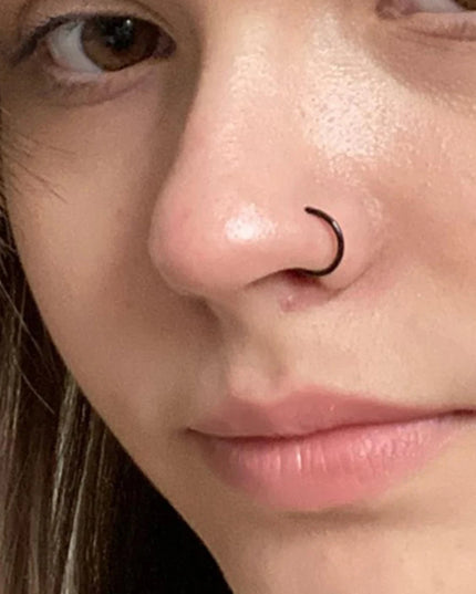 1Pcs 20G Nose Rings Hoop Surgical Stainless Steel Studs Screw L Shaped Nose Piercing Jewelry Women Black Woman and Man