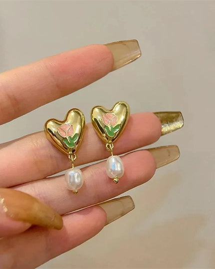 No Piercing Ear Clips Women - Retro French White Petal Flower Teardrop Pearl Clip on Earrings Elegant Gentle Daily Party Jewelry