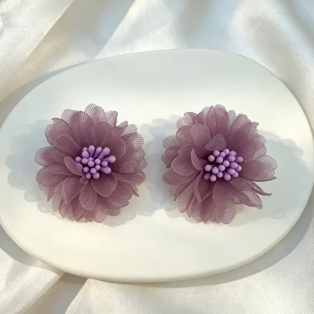 No Piercing Ear Clips Women - Retro French White Petal Flower Teardrop Pearl Clip on Earrings Elegant Gentle Daily Party Jewelry