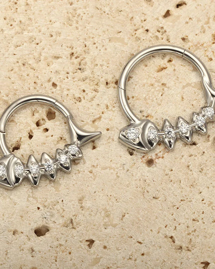 G23 Titanium Fishbone Spike Nose Ring Hinged Clicker Septem Piercing Gothic Zircon Anodized Segment Hoop Ring Daith Earring