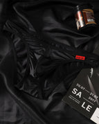 Black / M